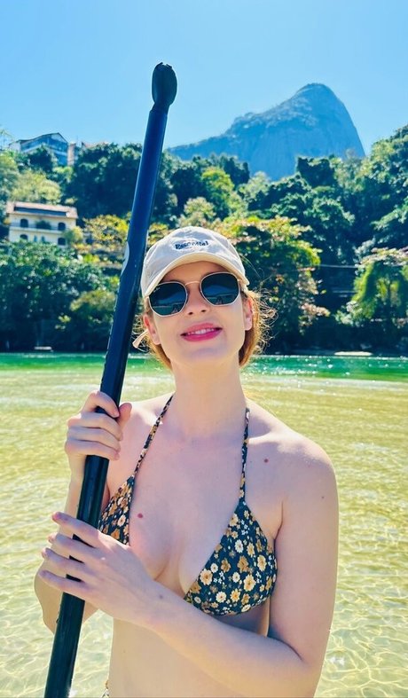 Sophia Abrahao nice actress images