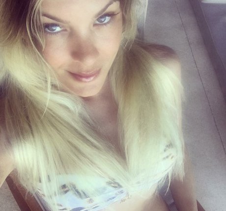 Renata Fan star du porno érotique images