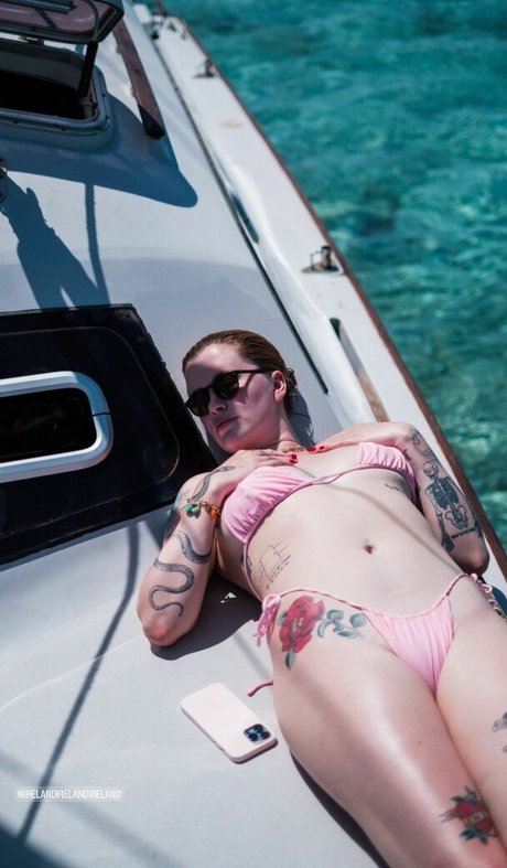 Ireland Baldwin estrella archivo