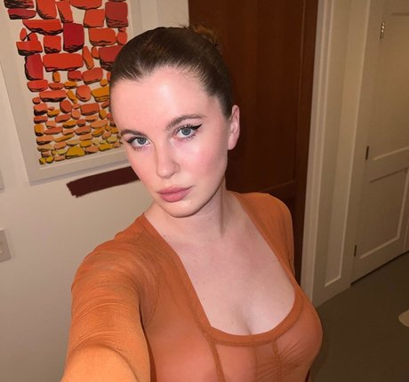 Ireland Baldwin estrella pornografica fotos