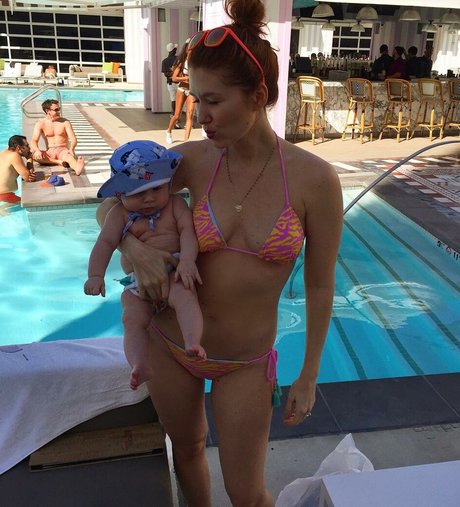 Jewel Staite actriz de arte fotos