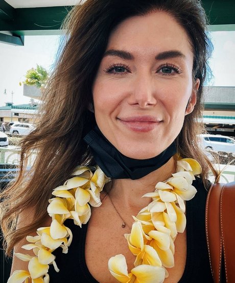 Jewel Staite estrella adulta galerías