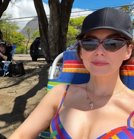 Jewel Staite star du porno sympa images