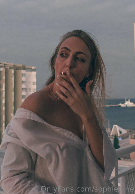 sophielune bonita actriz fotos