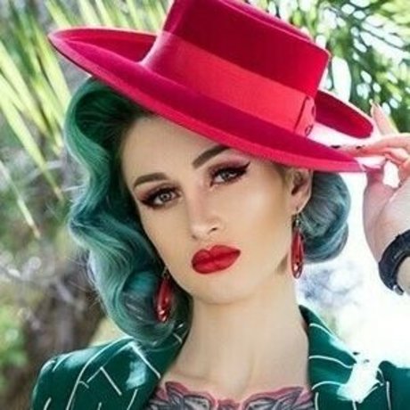 Avrora sg modelo erótico imagen