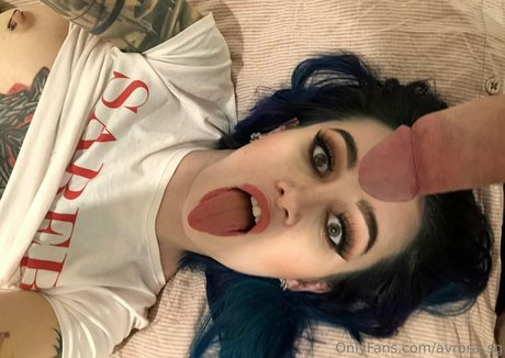 Avrora sg star érotique images