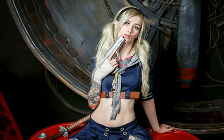 Avrora sg actrice parfaite galeries