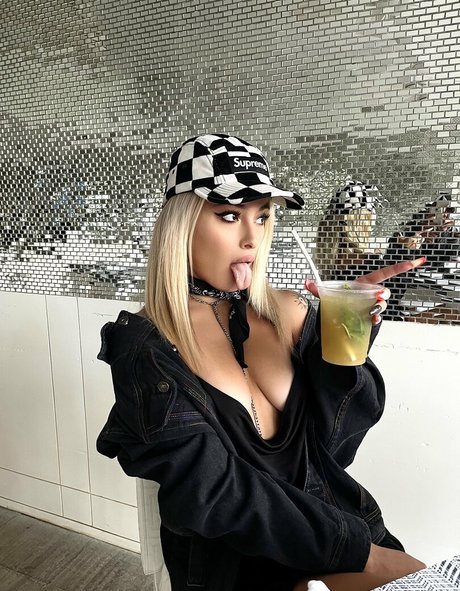 juliana valentinax actriz caliente fotos