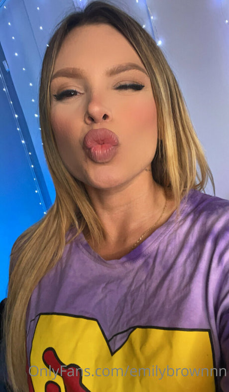 emilybrownnn modelo de arte foto