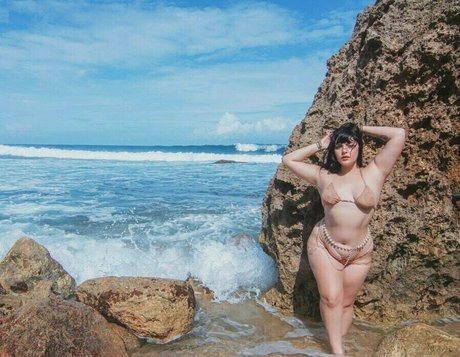 lolahbearxo modèle sexy photo