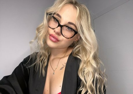 heheh0 pornstar hd photos