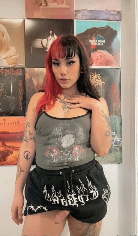 saucydevill modelo de arte fotos