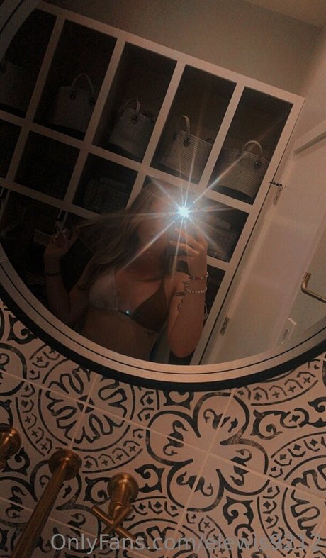 elewis9212 hermosa actriz imagen