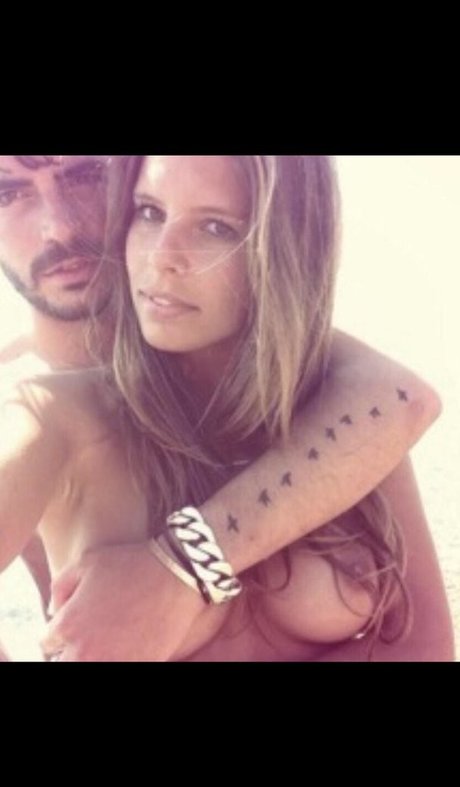 Natasha Oakley actrice chaude archive