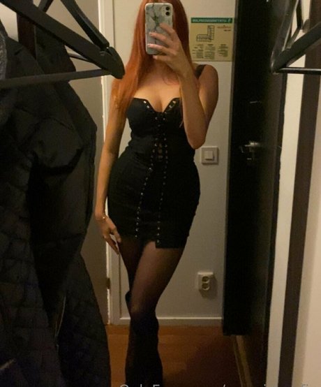 swegirlmafia hermosa estrella porno foto