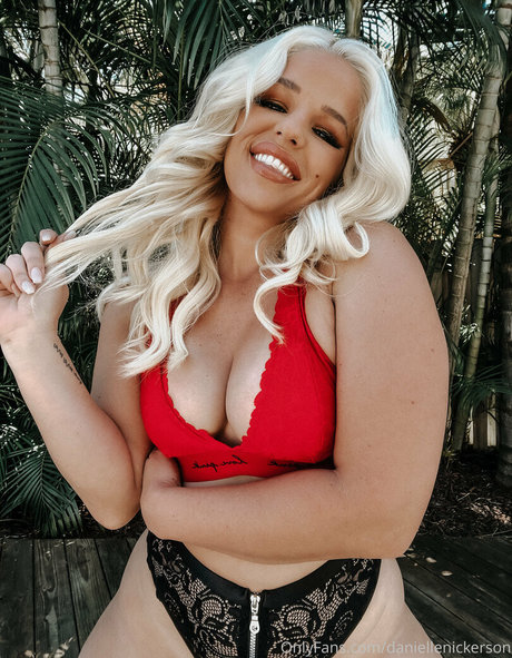 Danielle Nickerson model sexy img