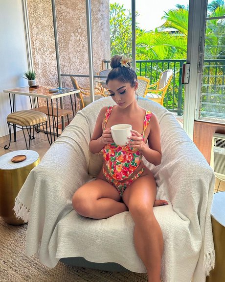 Angelica Jensen haut modèle galeries