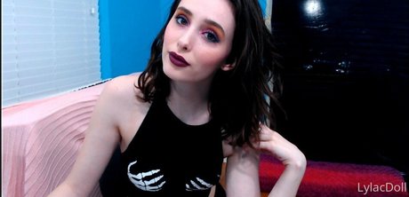 LylacDoll modèle pornographique image
