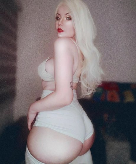 Kahsanoni modèle adulte galerie