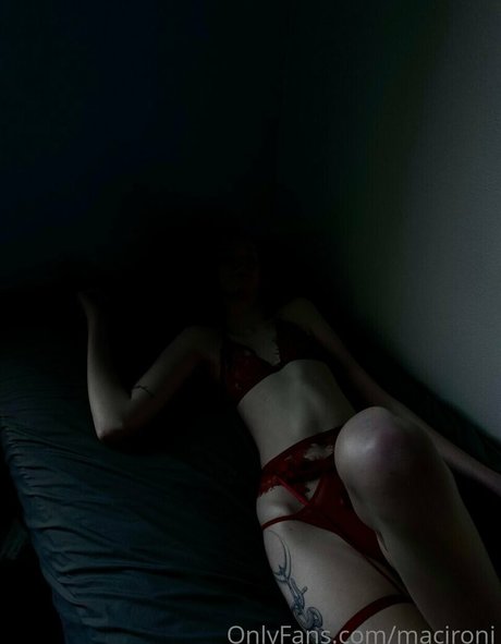 Maci Currin model hd photos