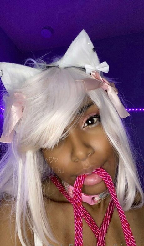 kiuwu estrella porno atractiva imágenes