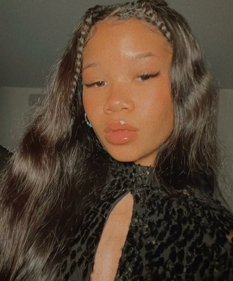Storm Reid modèle sympa photos