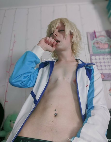 enbyjupiterfree modelo de alta calidad foto