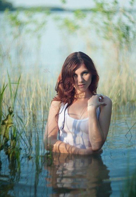 Lipisinkaaa star du porno érotique photo