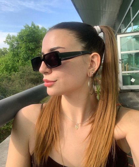 lolalala23 actrice libre photos