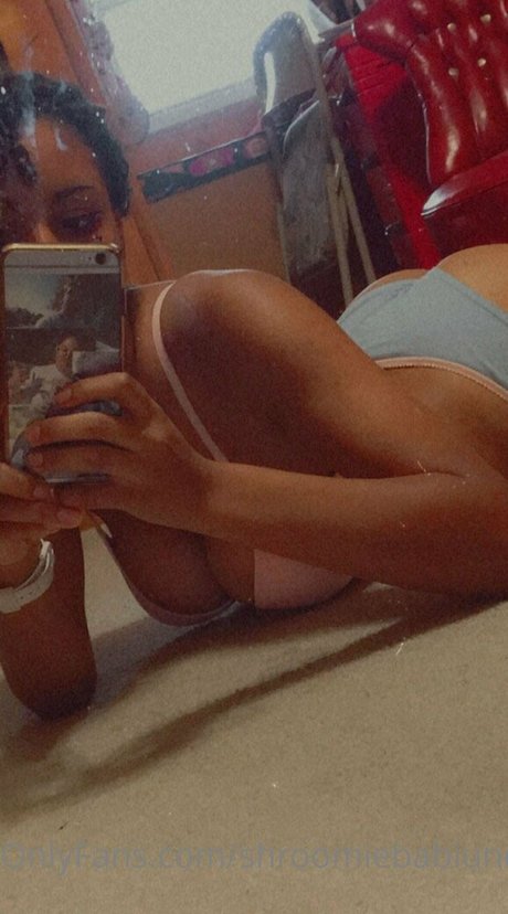 shroomiebabiuncensored hermosa estrella porno imágenes