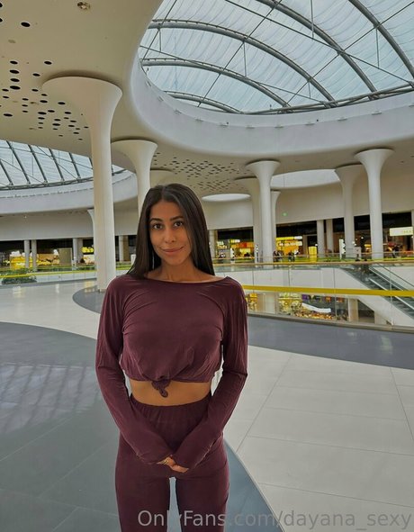 dayana sexy top star galeries