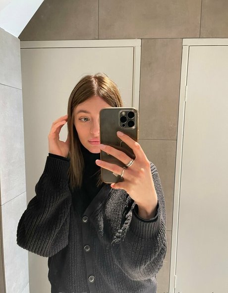 pollylittlecaprice estrella caliente galerías