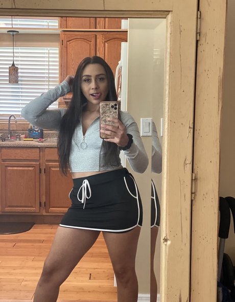 Lilly Hall star du porno en haute qualité collection