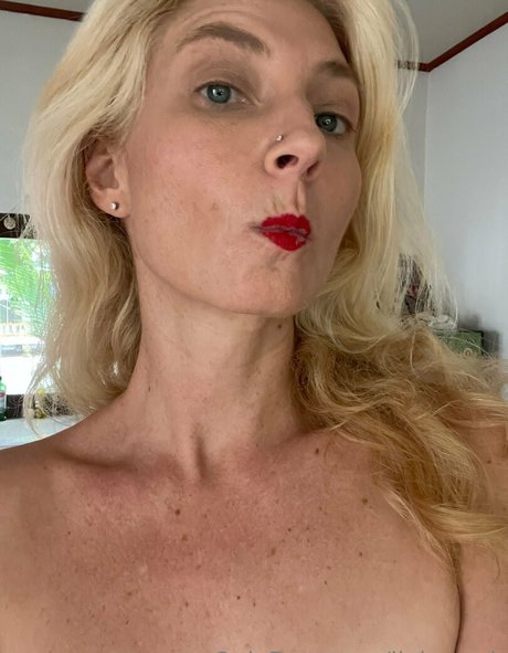 liakovach nudes actress pictures
