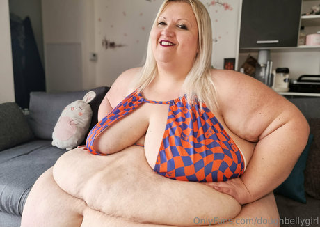 doughbellygirl étoile exclusive img