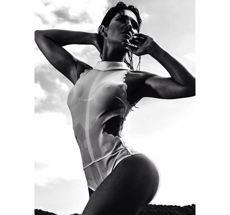 Ana Lucia Fernandes étoile chaude galeries