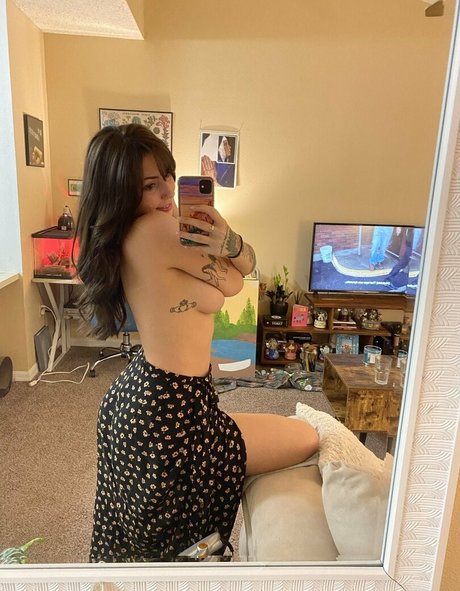 mollymaeve étoile xxx image