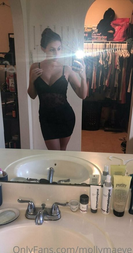 mollymaeve modèle chaud image