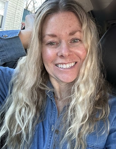 Mackenzie J modèle de sexe galerie