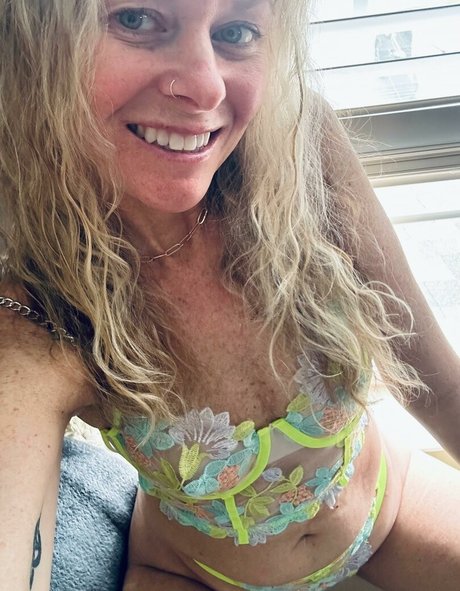 Mackenzie J modèle gratuit photo