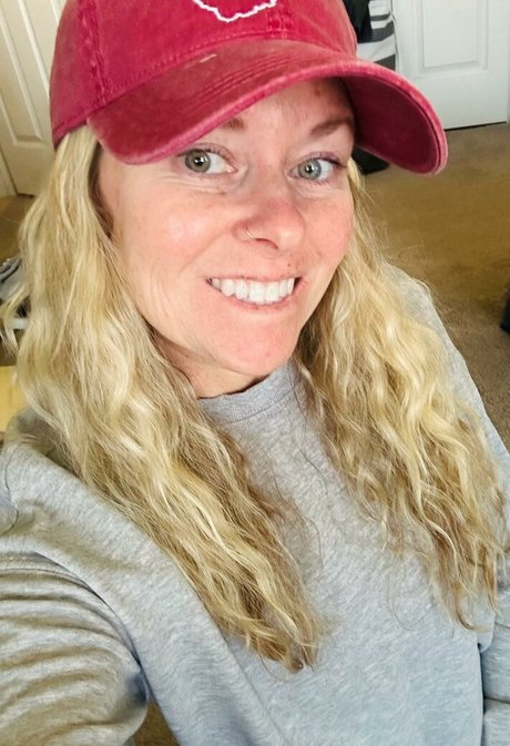 Mackenzie J nudes model photos