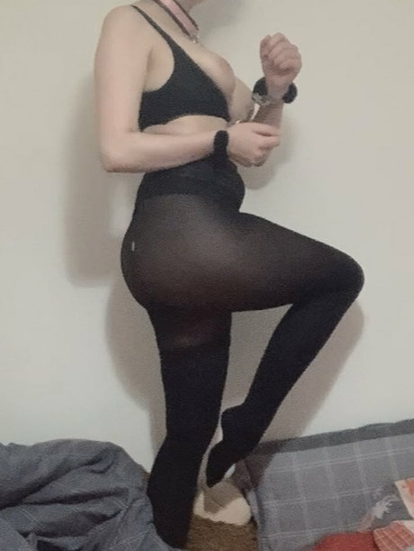 only hiccy pretty model photo