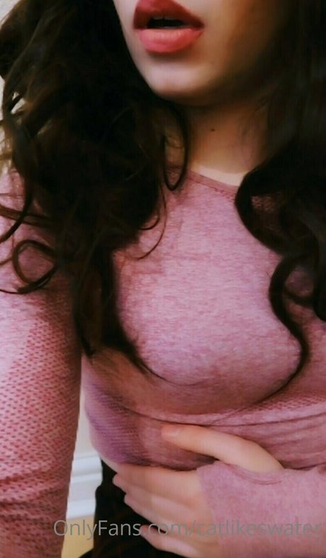 Cat Likes Water estrella porno del sexo imagen