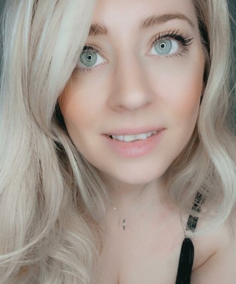 lottielushloves modèle de sexe des photos