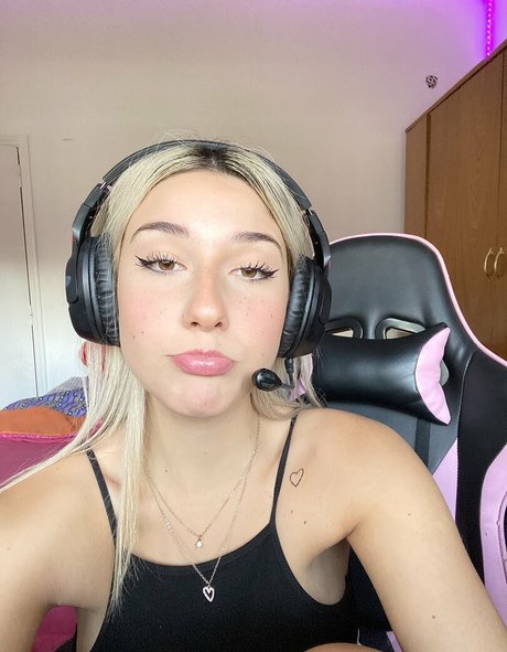 Yami Sanchez estrella porno imágenes