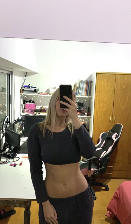 Yami Sanchez estrella bonita foto