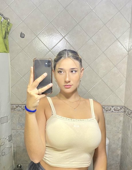 Yami Sanchez star nude photos