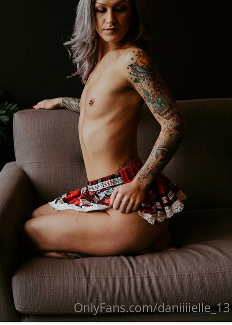 daniiiielle 13 model nudes gallery