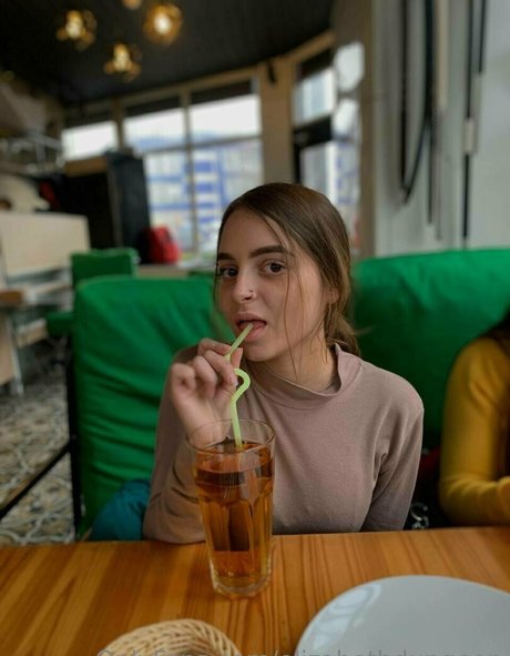 teenybabydolll estrella atractiva fotos