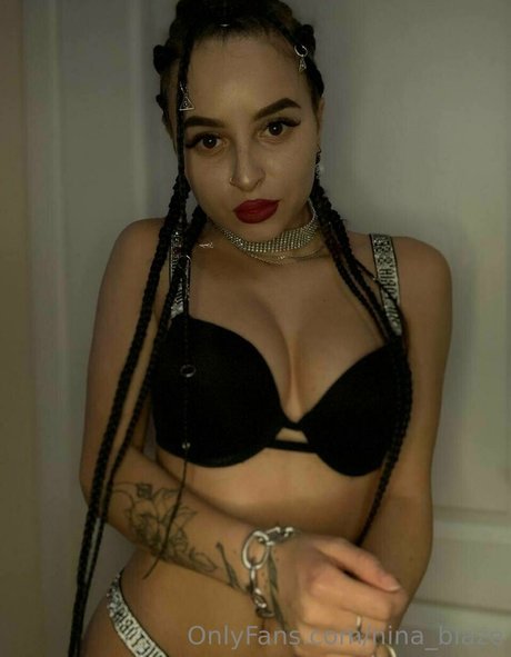 teenybabydolll modèle nu photos